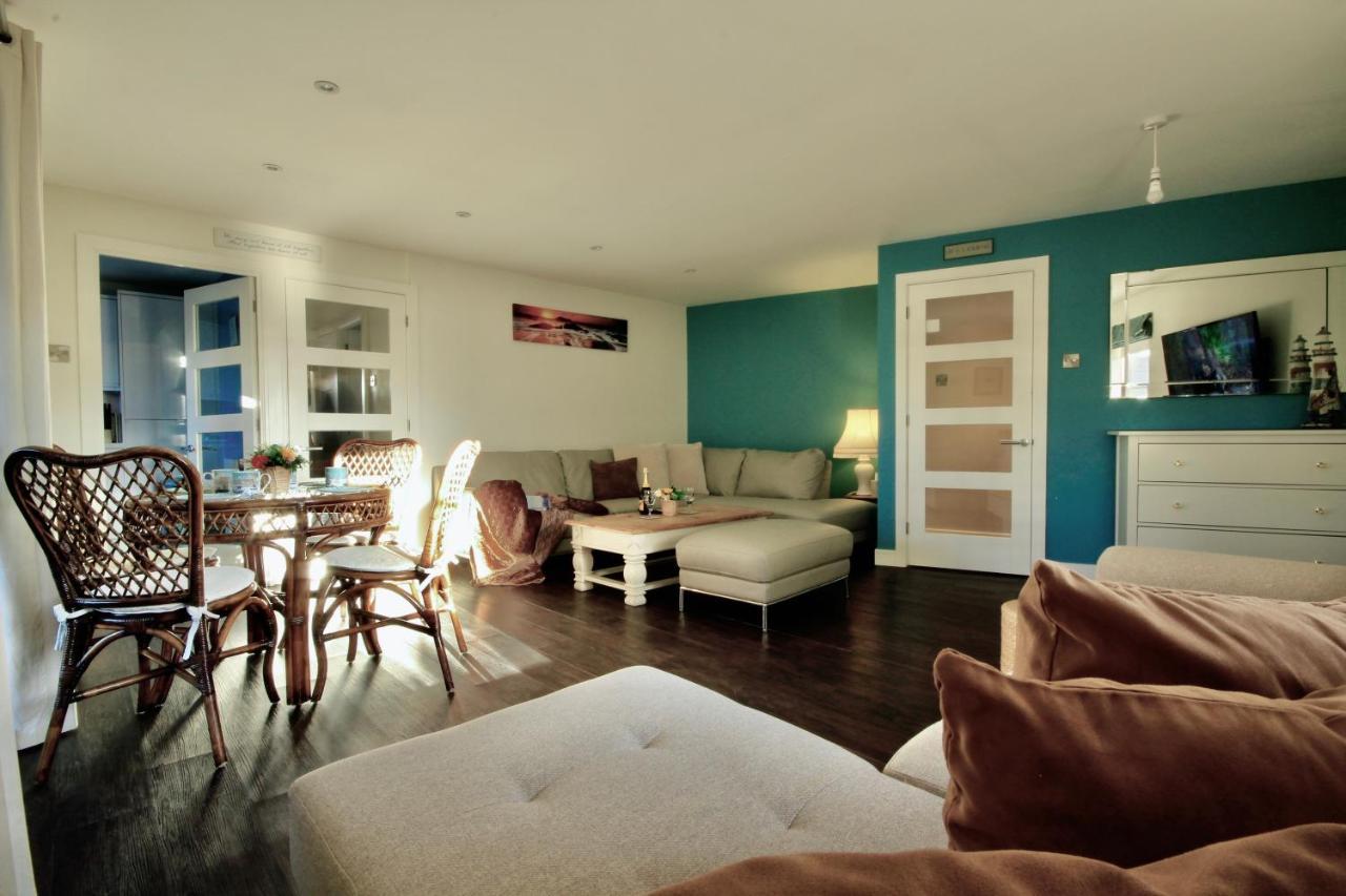 St Georges Balcony Suite With Parking ポーツマス エクステリア 写真